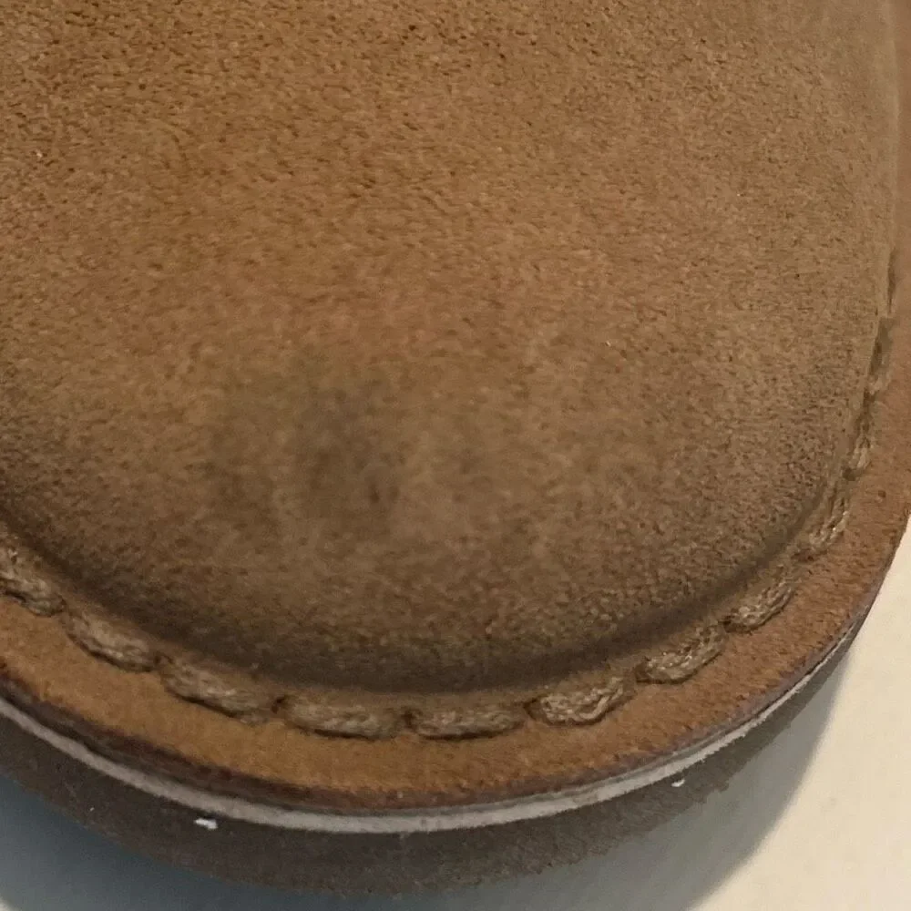 Clarks Mens Size 8.5 Shepton Chukka Boots Sand Suede Leather Comfort Capsule NWT